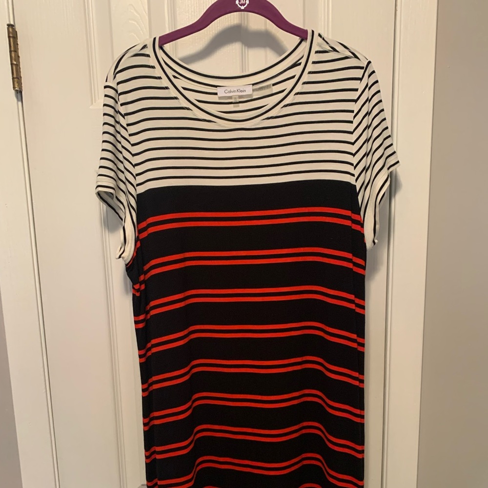 Cute little Calvin Klein Size XL pull over dress.